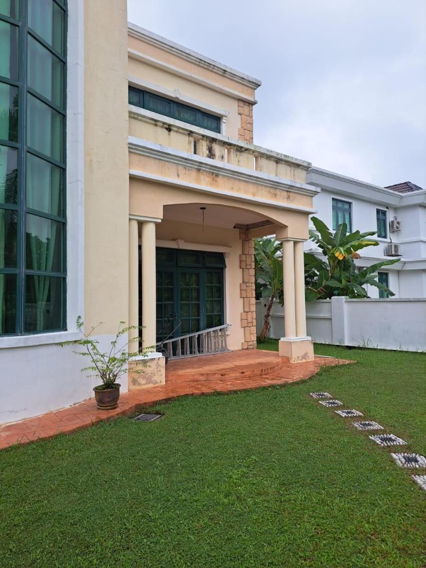 Villa Shamir Sepang Eksteriør bilde